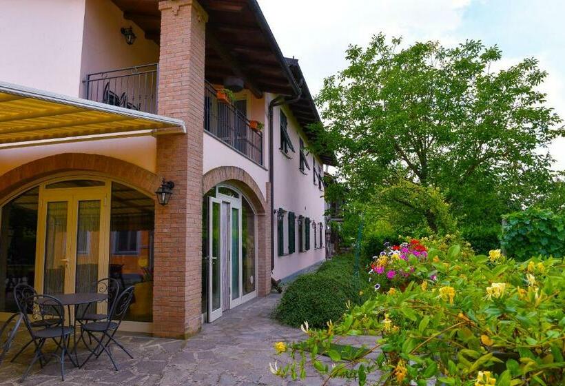 اتاق استاندارد با وان آب گرم, Cascina Folletto