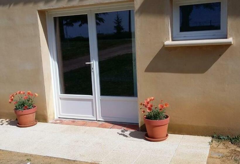 Номер Стандарт, Relais Du Haget