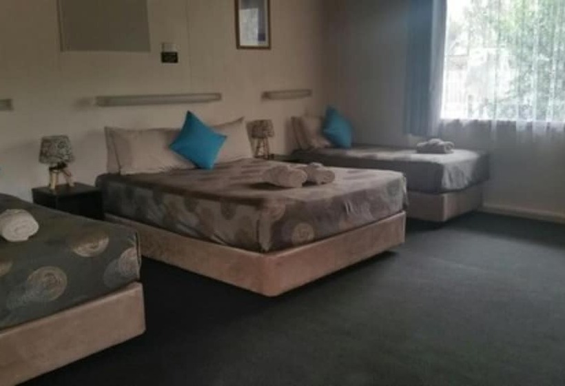 Семейный Номер, Copper City Motel