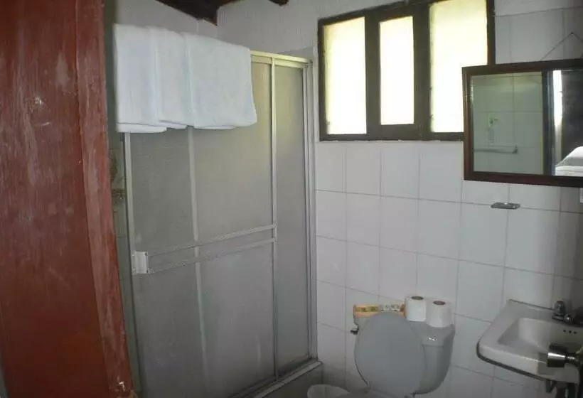 Perhehuone, Hosteria Casa Giralda