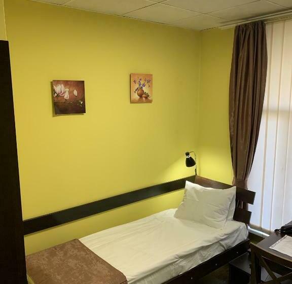 غرفة قياسية فردية لذوى الإحتياجات الخاصة, готель цісар