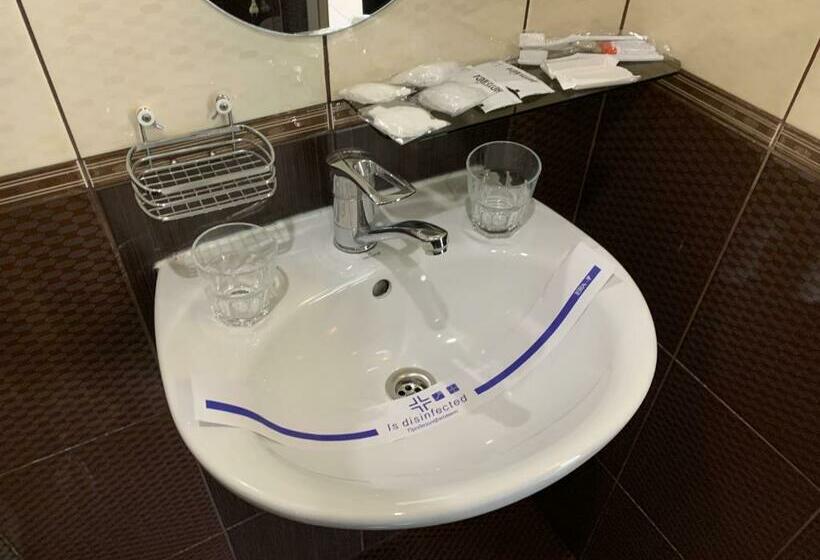 غرفة قياسية, готель цісар