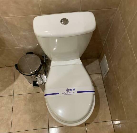 غرفة قياسية مزوَّدة بشُرفة, готель цісар