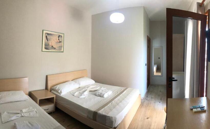 חדר סופריור לשלושה עם נוף לים, Denta