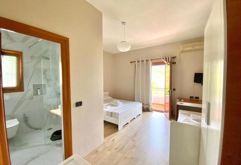 חדר סטנדרט לשלושה, Denta