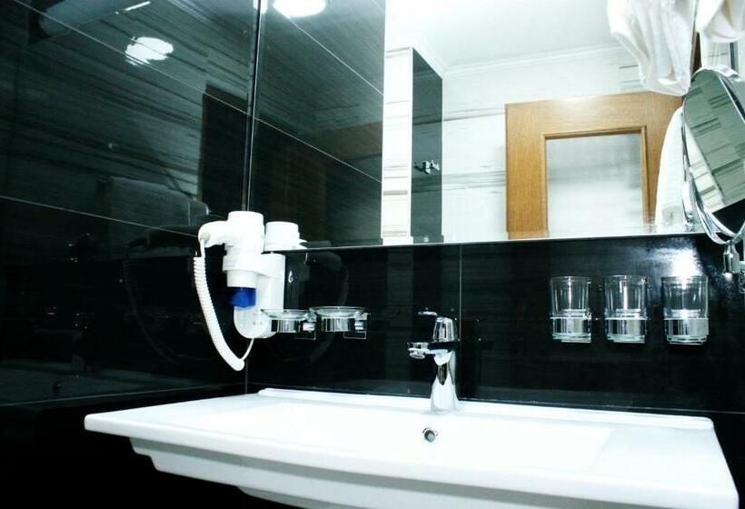 اتاق لوکس سه تخته, Elegance