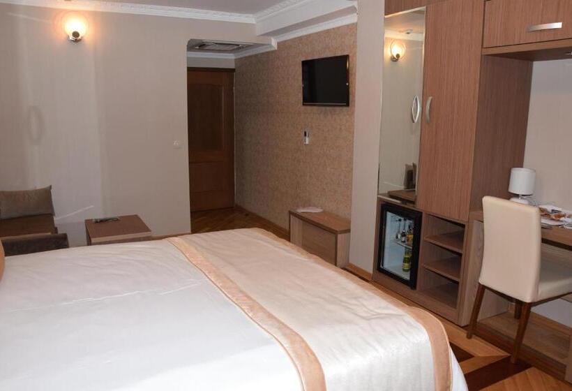 آپارتمان یک خوابه با دری مشترک که هال را جدا می کند., Elegance