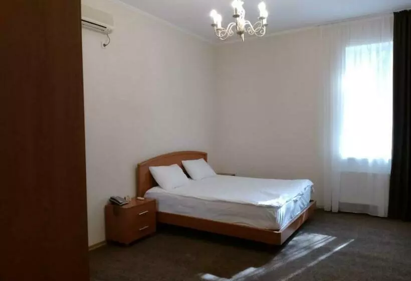 سوئیت راحتی, Mini Chisinau