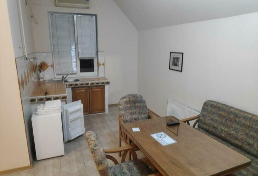 سوئیت راحتی, Mini Chisinau