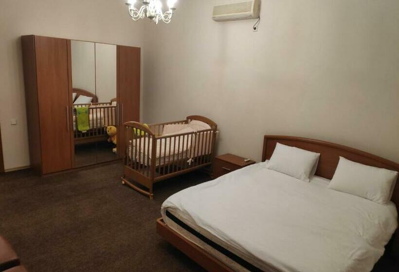 سوئیت راحتی, Mini Chisinau