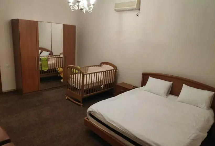 سوئیت راحتی, Mini Chisinau