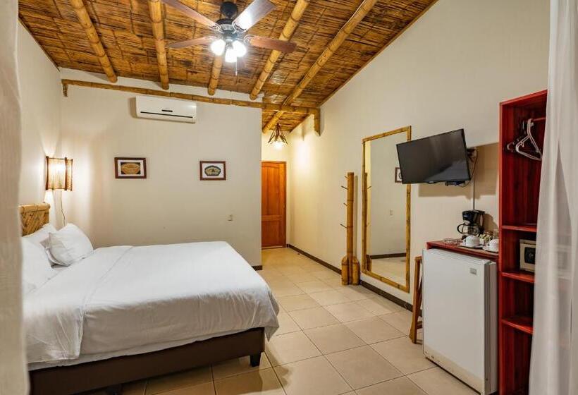 اتاق لوکس با بالکن و چشمانداز دریا, Nativa Bambu Ecolodge