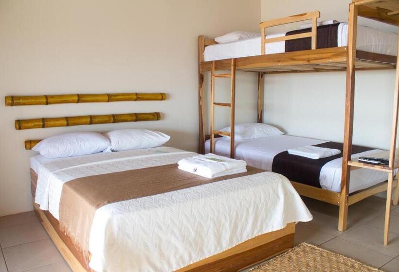 اتاق استاندارد سه نفره, Nativa Bambu Ecolodge