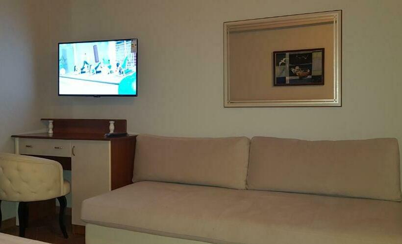 חדר סופריור לשלושה עם נוף לים, Olympia Touristic Village