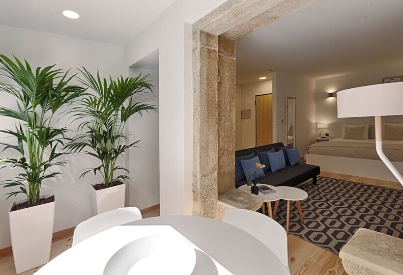 استودیوی استاندارد, Oporto Local Studios