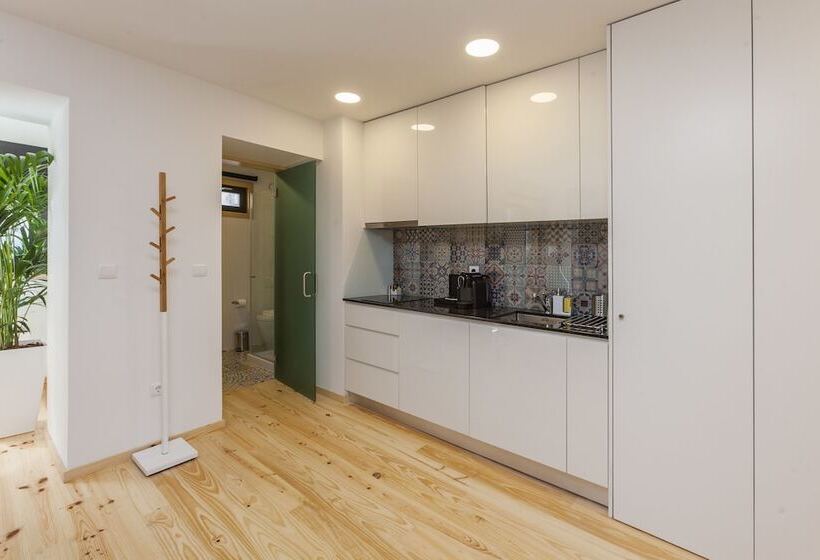 استودیوی استاندارد, Oporto Local Studios