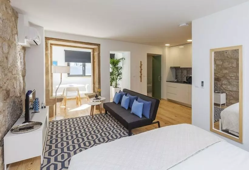 استودیوی استاندارد, Oporto Local Studios