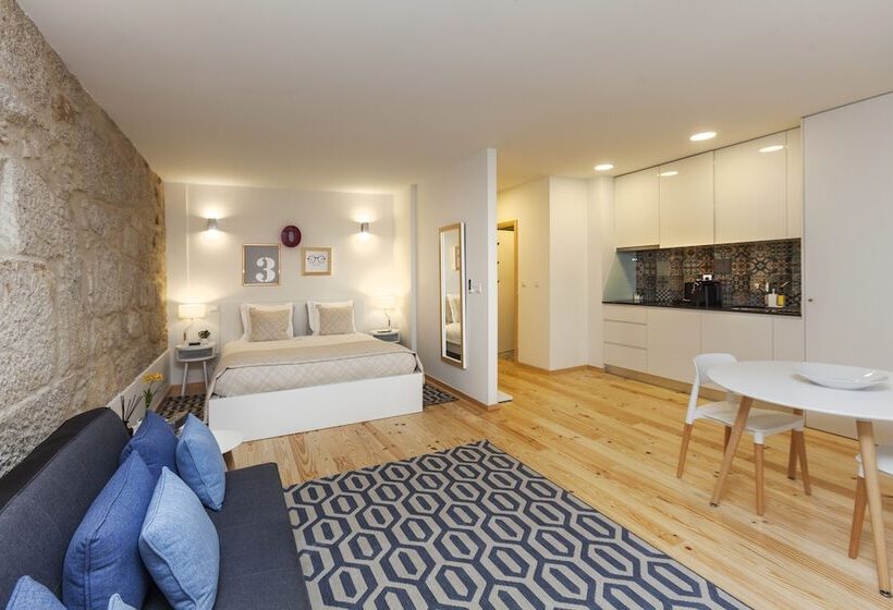 استودیوی استاندارد با چشم‌انداز شهر, Oporto Local Studios