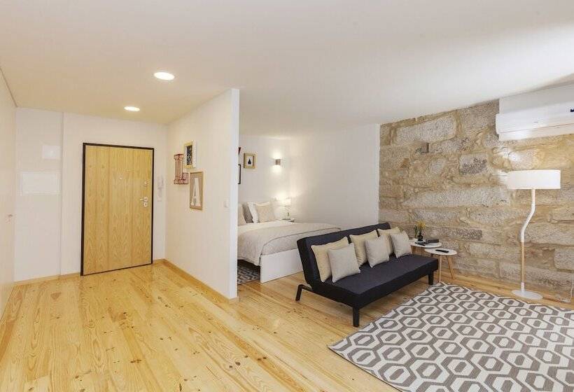 استودیوی سوپریور, Oporto Local Studios