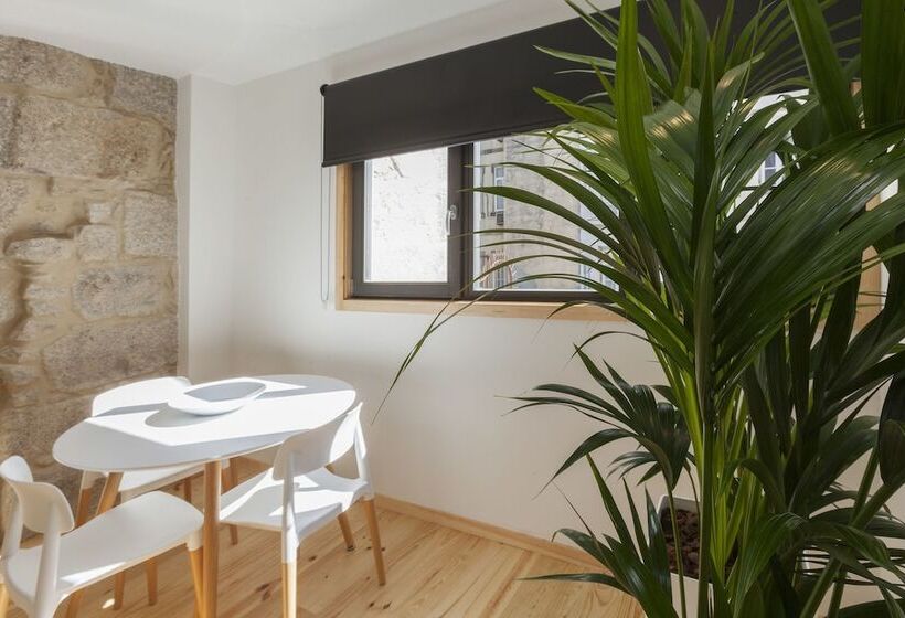 استودیوی سوپریور, Oporto Local Studios