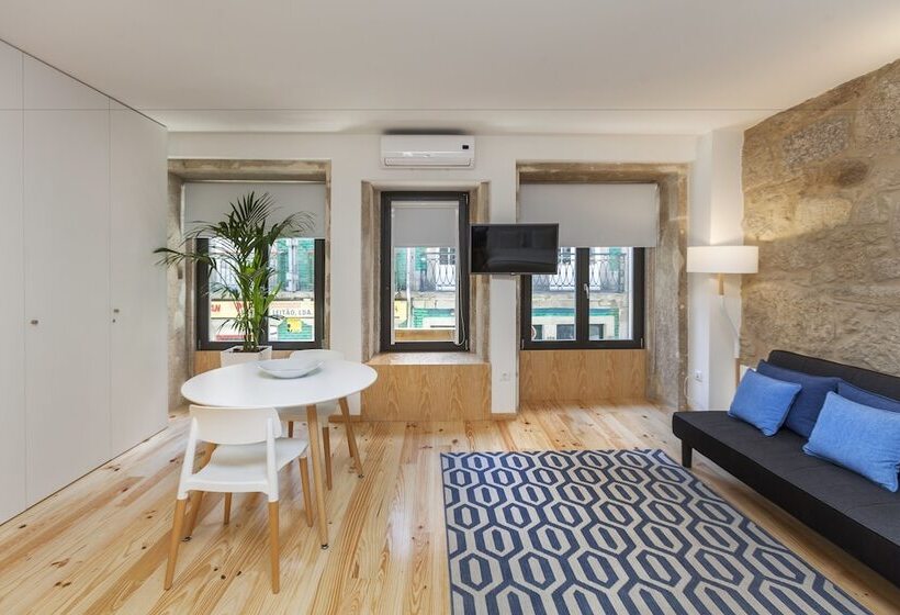 استودیوی استاندارد با چشم‌انداز شهر, Oporto Local Studios