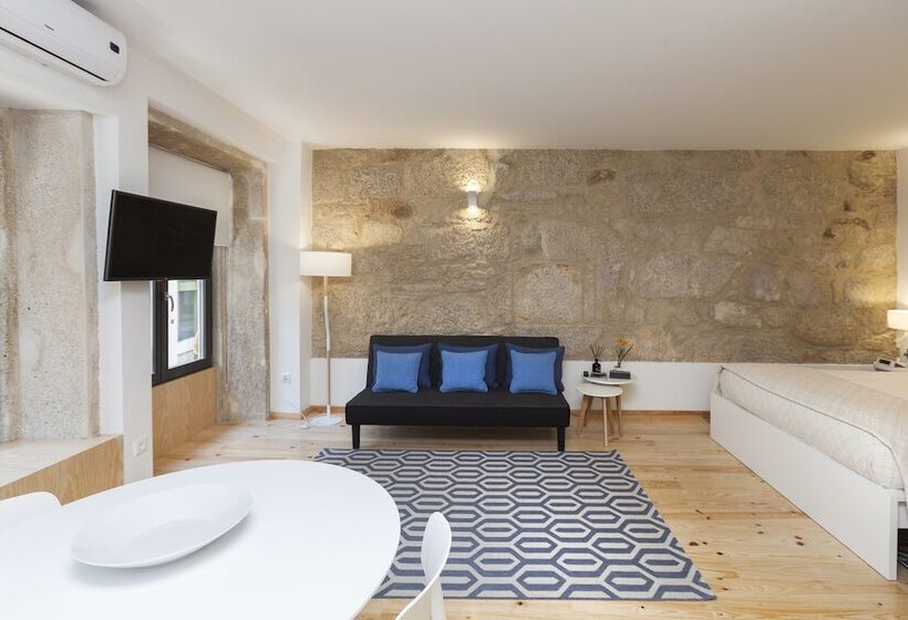 استودیوی استاندارد با چشم‌انداز شهر, Oporto Local Studios