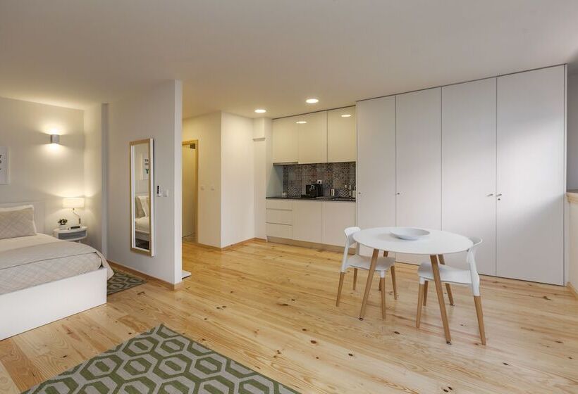 استودیوی پریمیوم, Oporto Local Studios