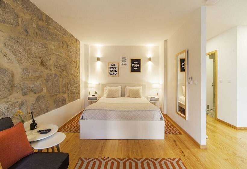 استودیوی لوکس, Oporto Local Studios