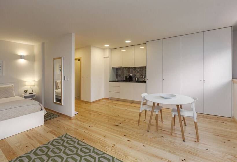 استودیوی پریمیوم, Oporto Local Studios