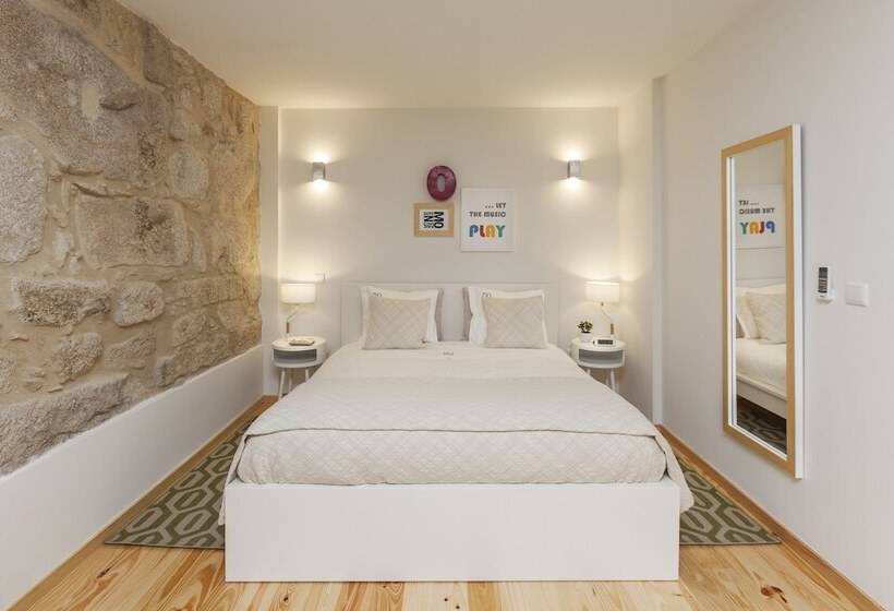 استودیوی پریمیوم, Oporto Local Studios