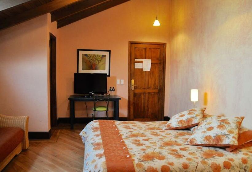 3 Bett Superior Zimmer, Boutique Hotel Casa Foch