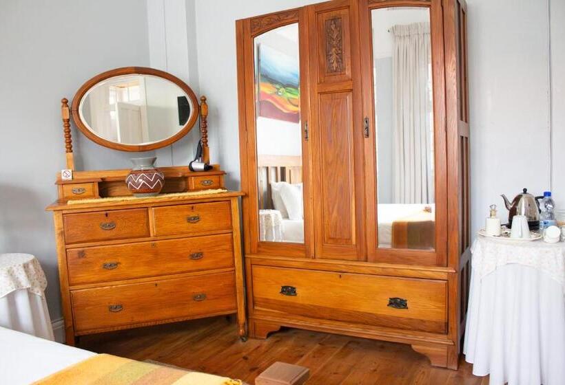 Семейный Номер, De Oude Yotclub