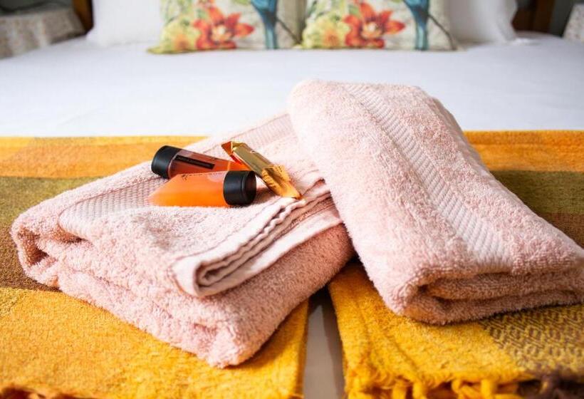 Семейный Номер, De Oude Yotclub