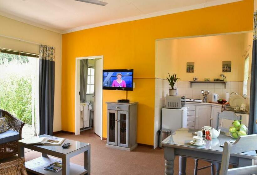 Номер Комфорт, Random Harvest Country Cottages