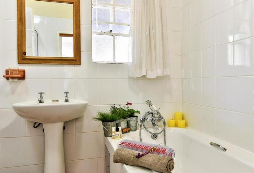 スタンダードルーム, Random Harvest Country Cottages