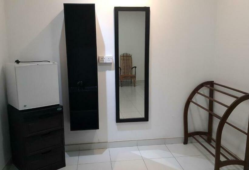 غرفة قياسية ثلاثية, City Capital Hostel