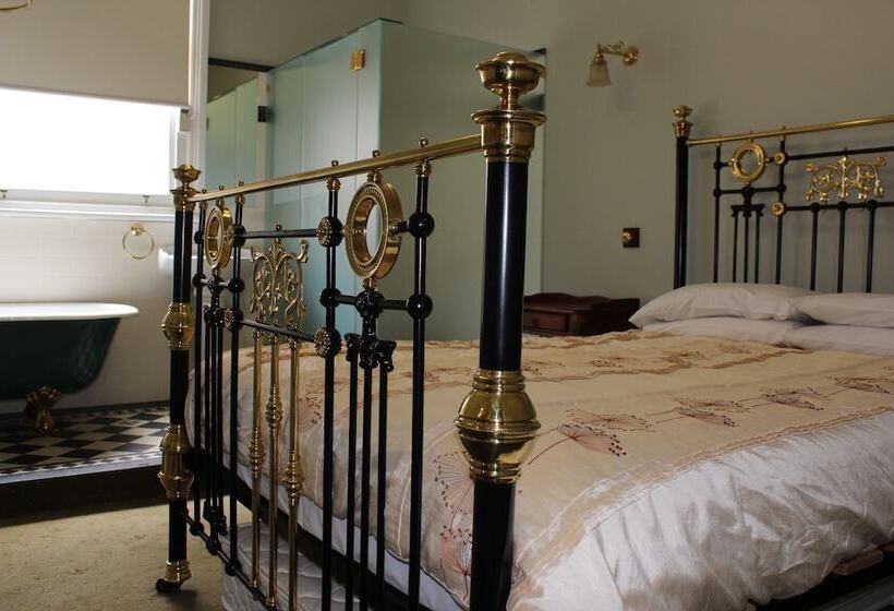 스위트, Criterion Hotel Warwick