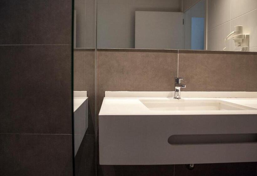 آپارتمان 1 خوابه همکف, Flats Friends Soho Suites