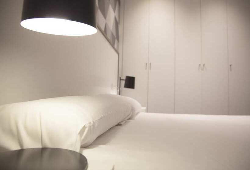 شقة غرفتين, Flats Friends Soho Suites