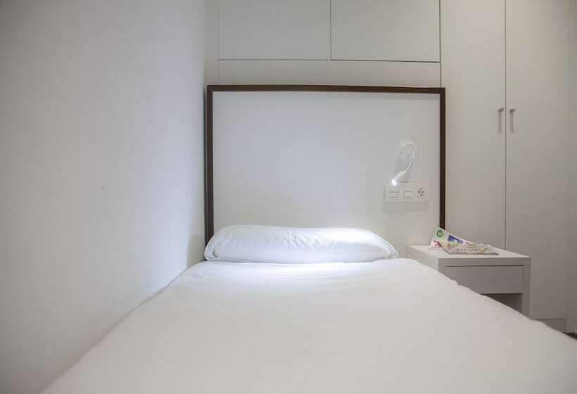 شقة غرفتين, Flats Friends Soho Suites