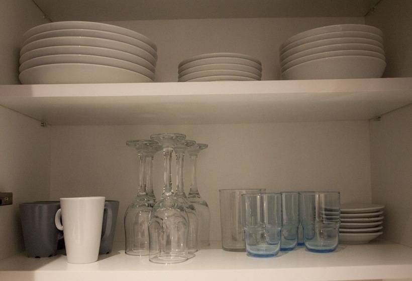 شقة غرفتين, Flats Friends Soho Suites