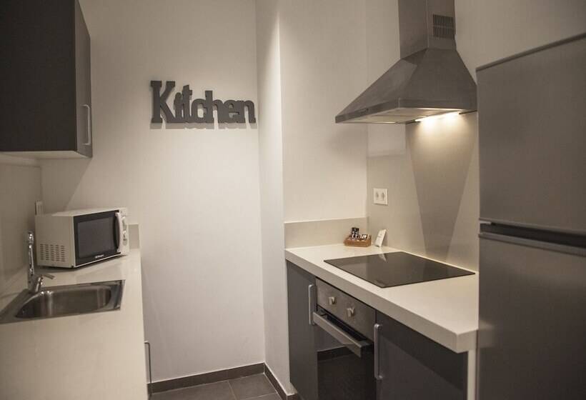 شقة غرفتين, Flats Friends Soho Suites