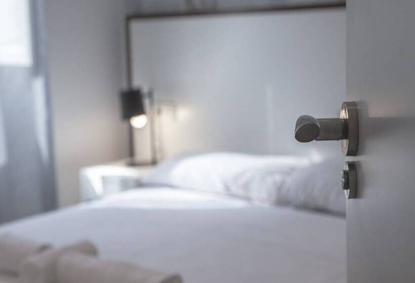 آپارتمان 3 خوابه, Flats Friends Soho Suites