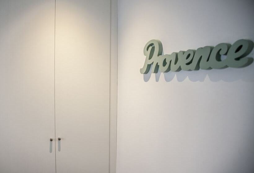 شقة 3 غرف, Flats Friends Soho Suites