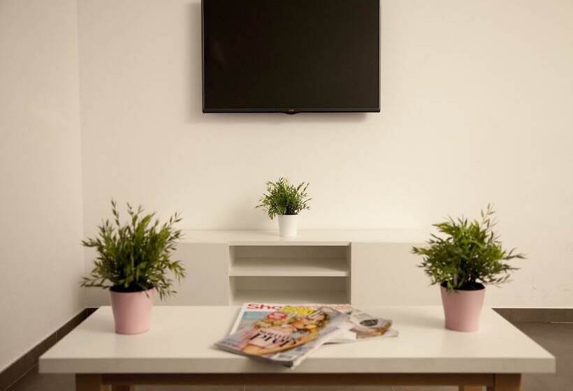 شقة غرفتين, Flats Friends Soho Suites