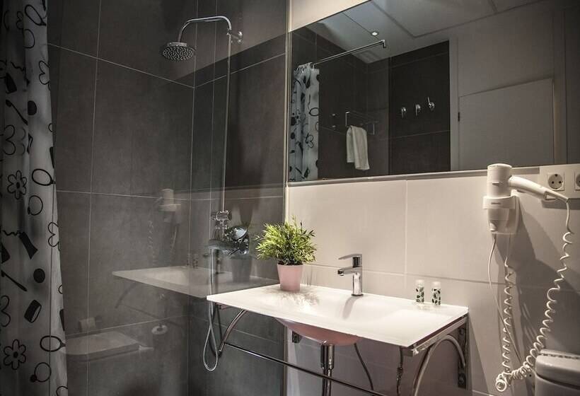 شقة غرفتين, Flats Friends Soho Suites