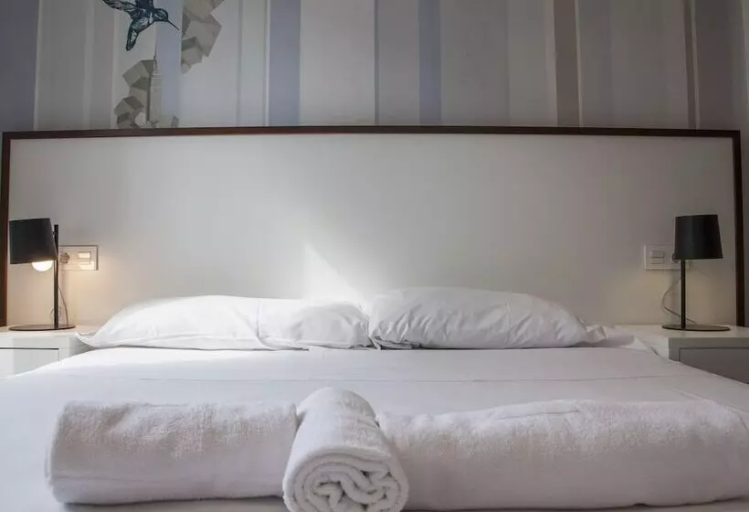 آپارتمان 3 خوابه, Flats Friends Soho Suites