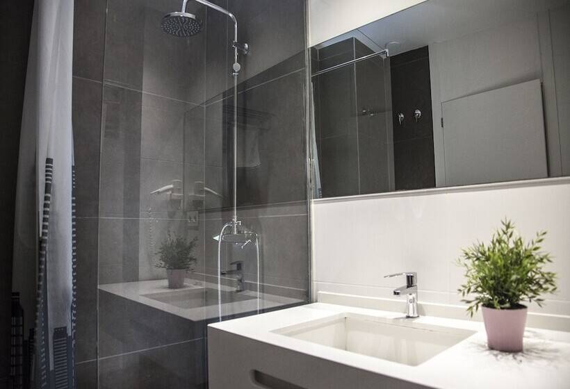 شقة 3 غرف, Flats Friends Soho Suites