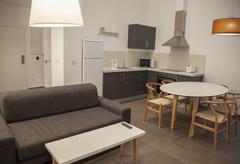 آپارتمان 1 خوابه همکف, Flats Friends Soho Suites