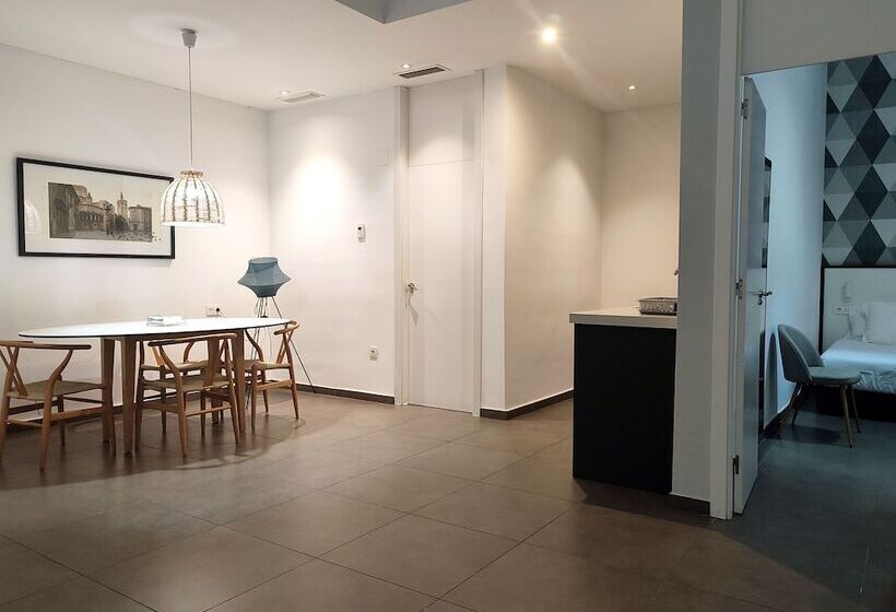 آپارتمان 1 خوابه همکف, Flats Friends Soho Suites